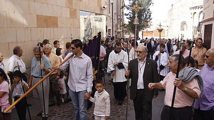 Los más pequeños también participaron en la procesión.