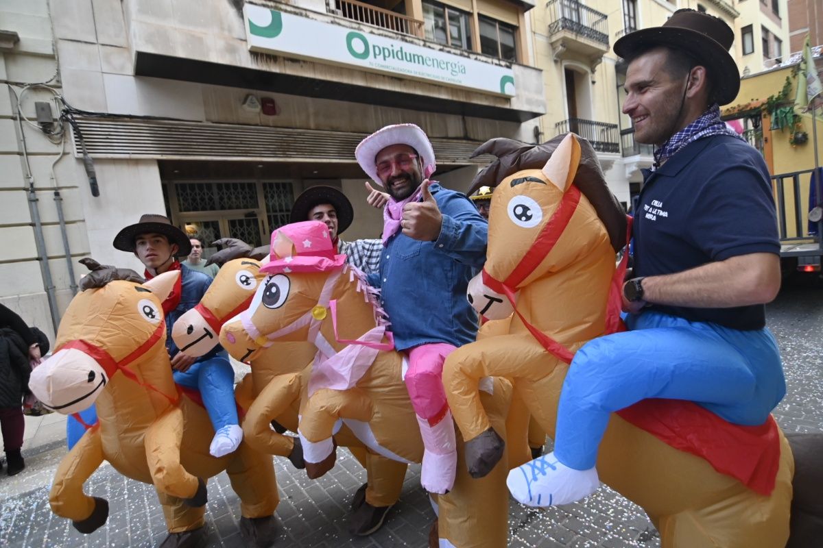 Galería de imágenes del desfile de colles y carros engalanados