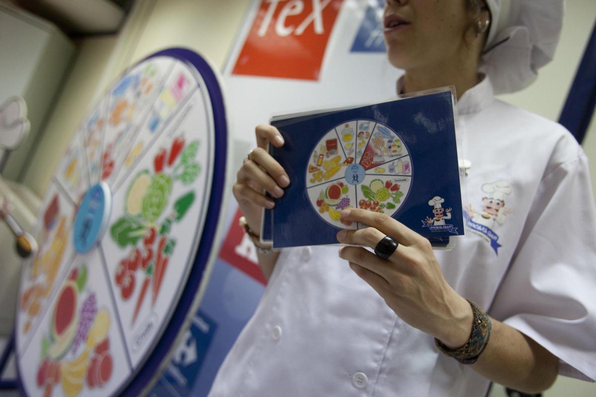 Los nutricionistas elaboran una guí para mejorar la salud comiendo bien