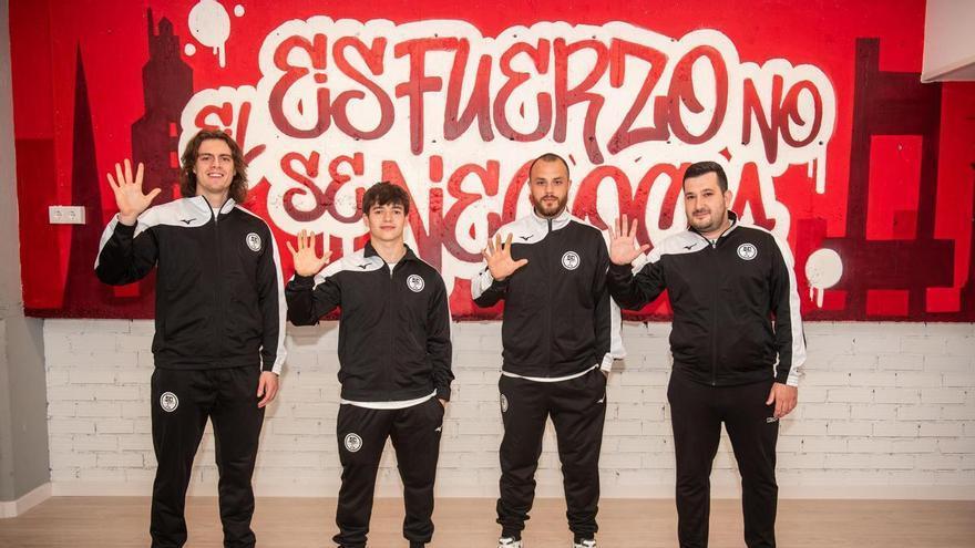 El 5 Coruña se sobrepone a la inexperiencia y aprueba en su primer año en Segunda B: «El miedo a descender nos motivó para saltar a la pista con más ganas»
