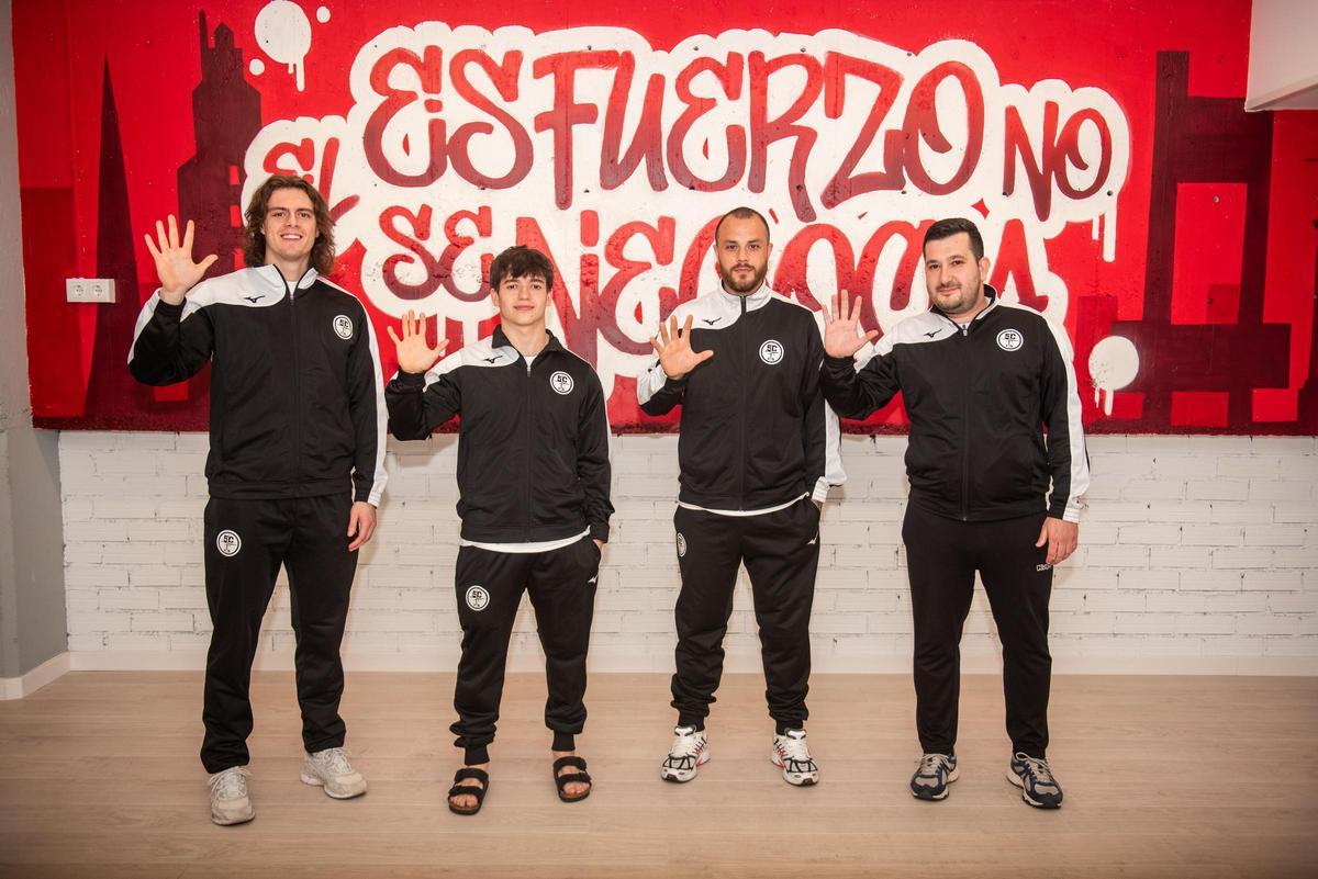 Álex López, Diego Tojo, Javi Puertas y Toochy González, en la sede del 5 Coruña.