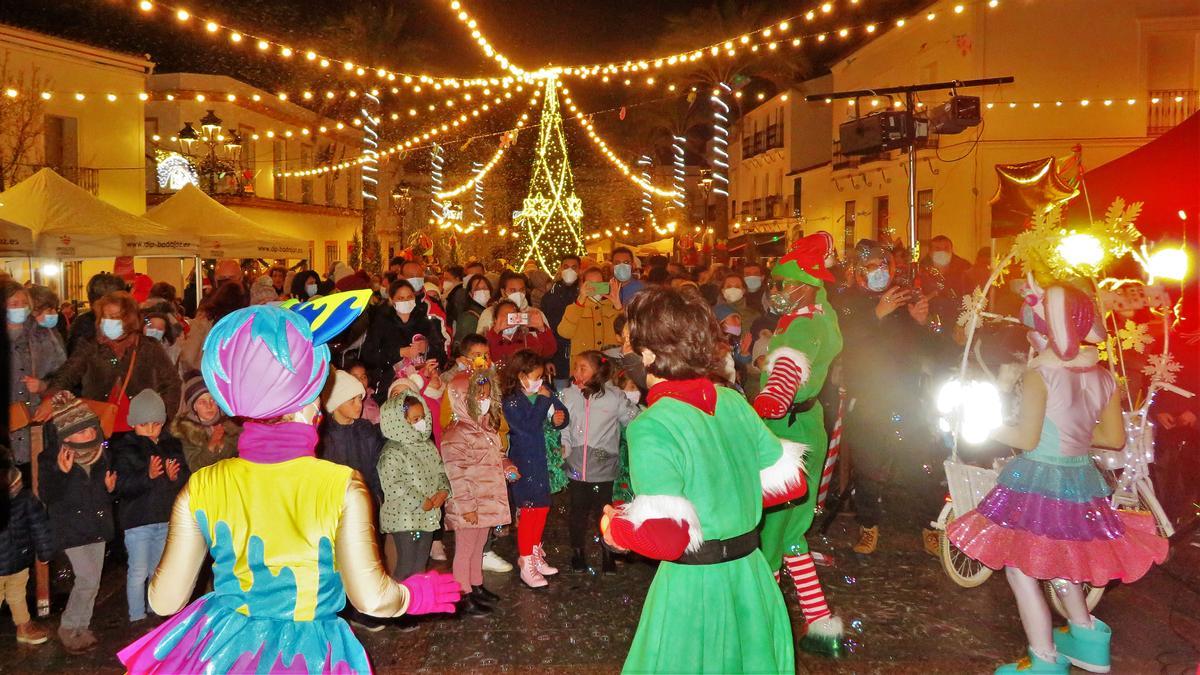 Fiesta de inauguración de la Navidad de 2021 en la Plaza del Pueblo