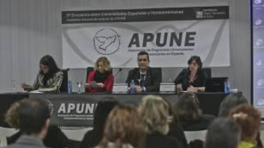 Representantes de universidades se reunieron ayer en la UMH.