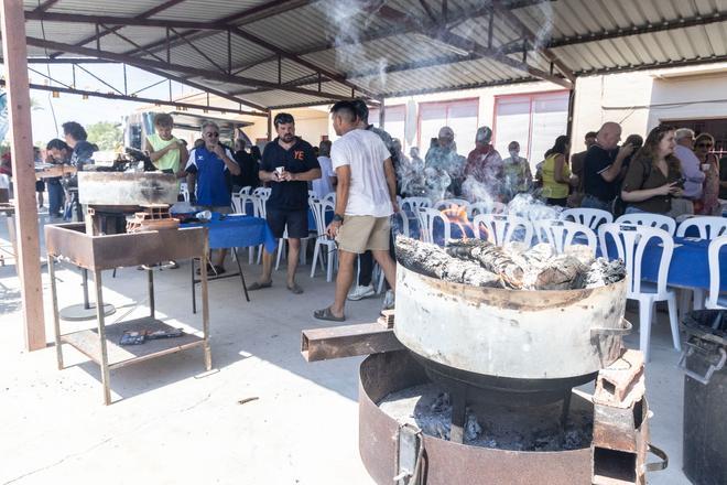 Comida de la Asociación de amigos del arroz con costra en Elche