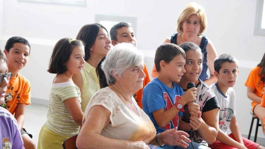 Pequeñas grandes voces en el karaoke de Alviar