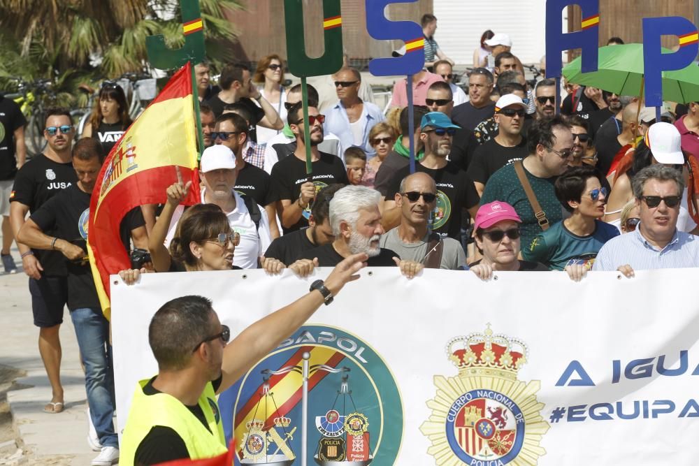 Protesta de Policías y guardias civiles en València