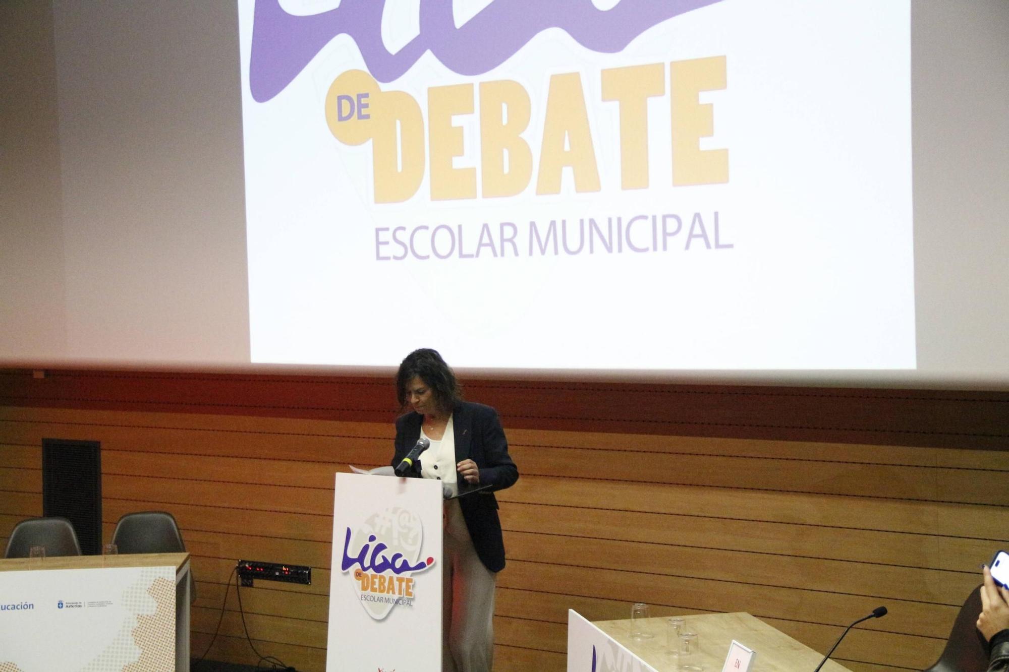 La semifinal de la Liga de Debate Escolar Municipal de Gijón, en imágenes