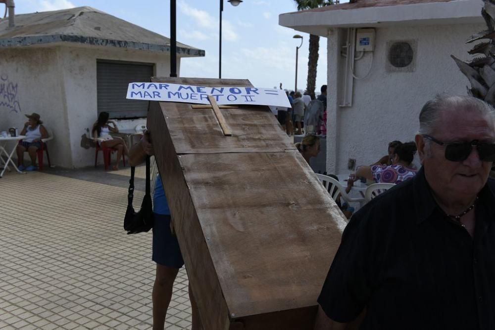 Protestas por el estado del Mar Menor en Los Nieto