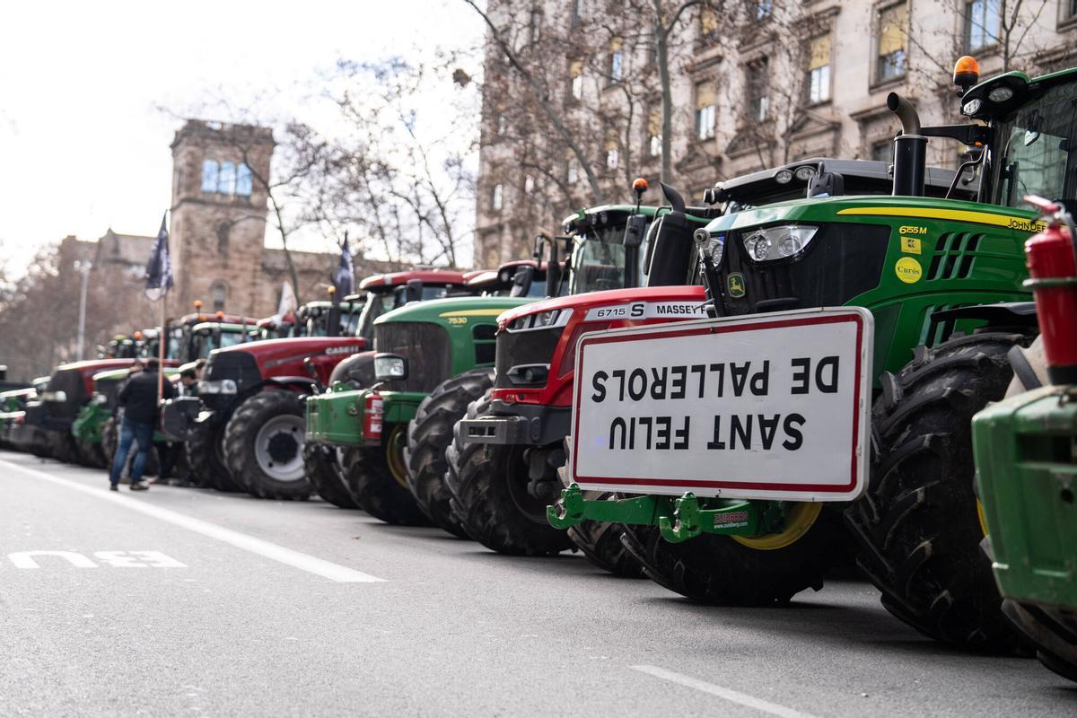 Tractorada en el centro de Barcelona, este viernes.