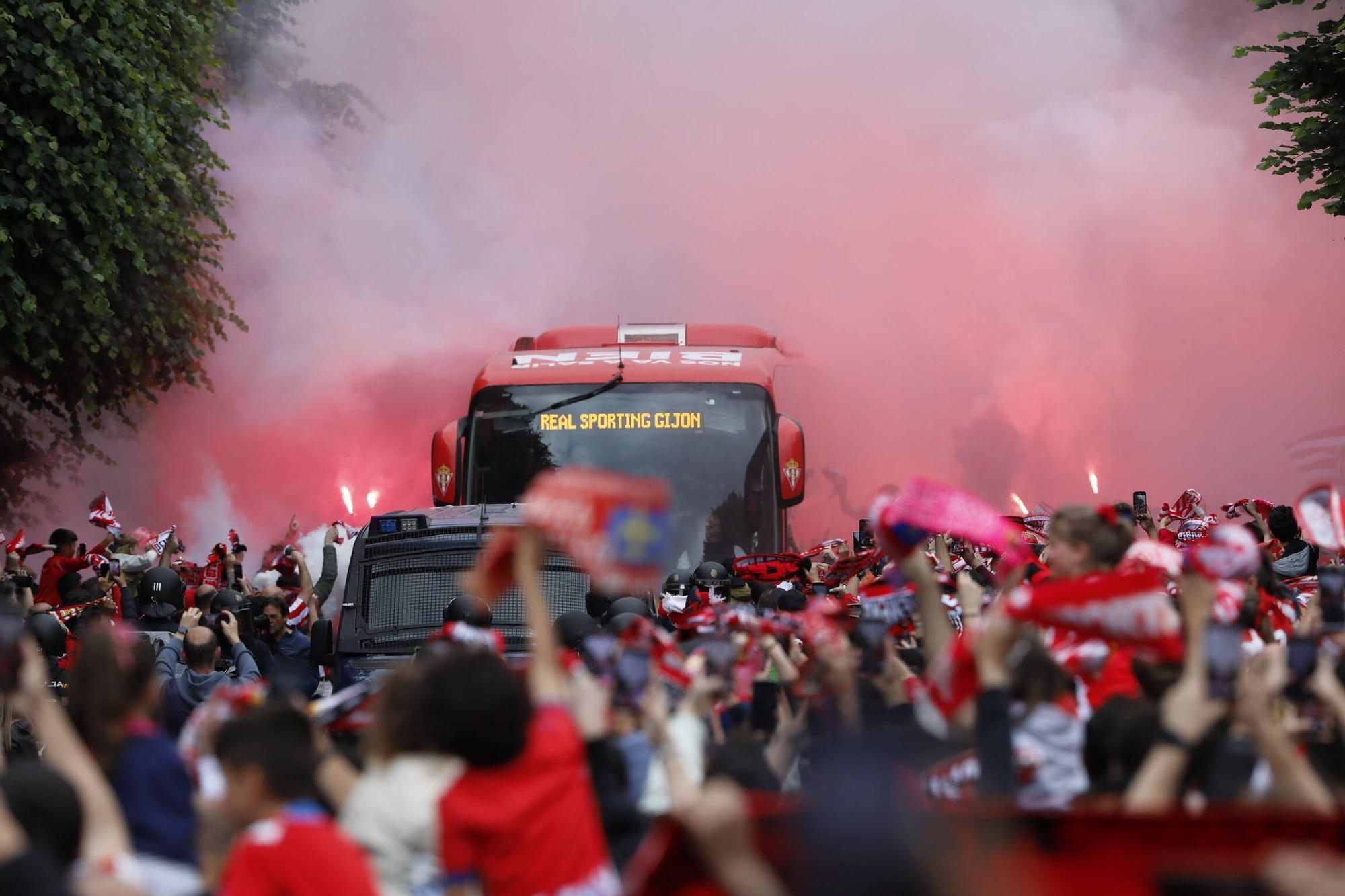 Así fue la previa del partido y el recibimiento al autobús del Sporting