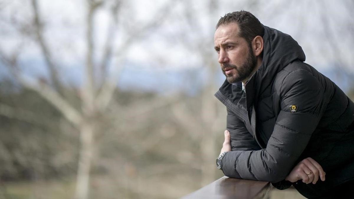 Pablo Machín, ya extécnico del Girona, en los alrededores del estadio de Montilivi.