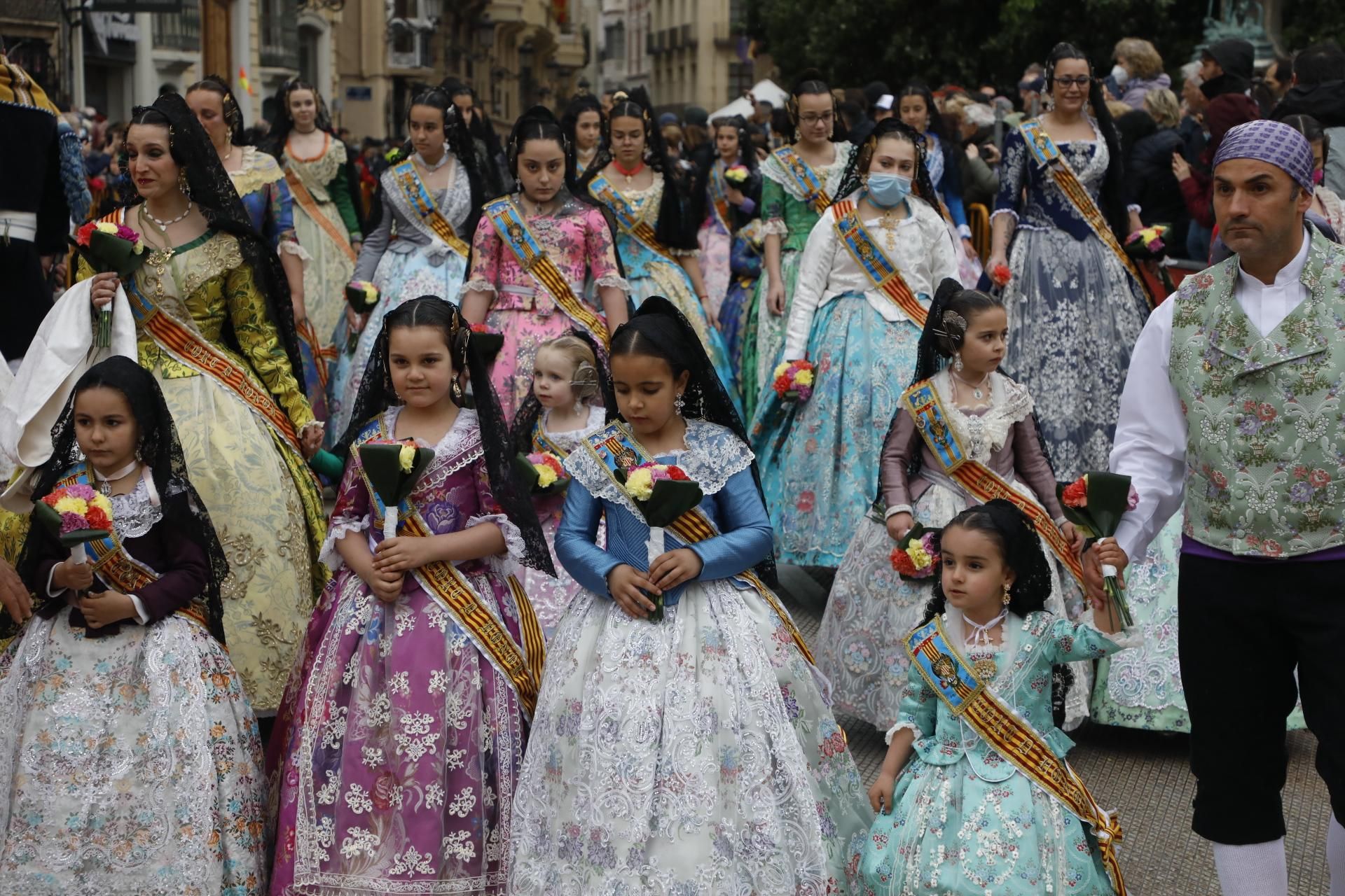 Búscate en el primer día de Ofrenda por la calle Quart (entre las 115.30 y las 17.00 horas)