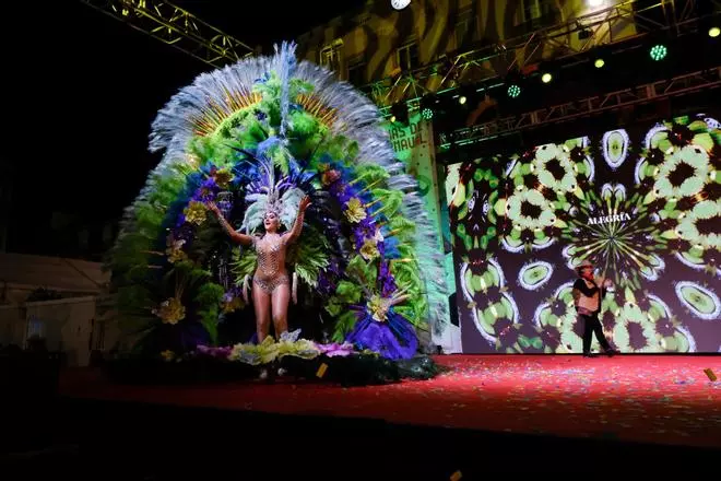 El Carnaval de Málaga ya toma las calles tras el pregón de Maxi