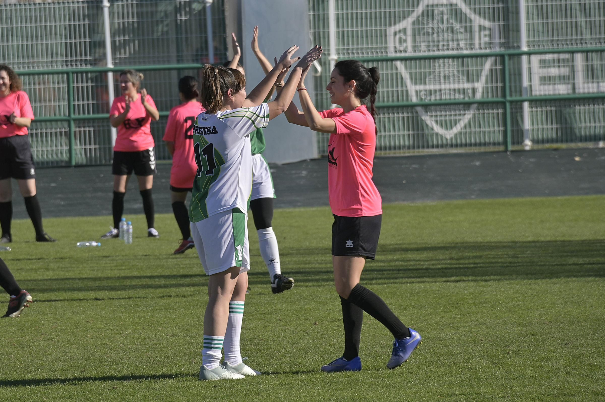 Partido de futbol benefico populares informadores