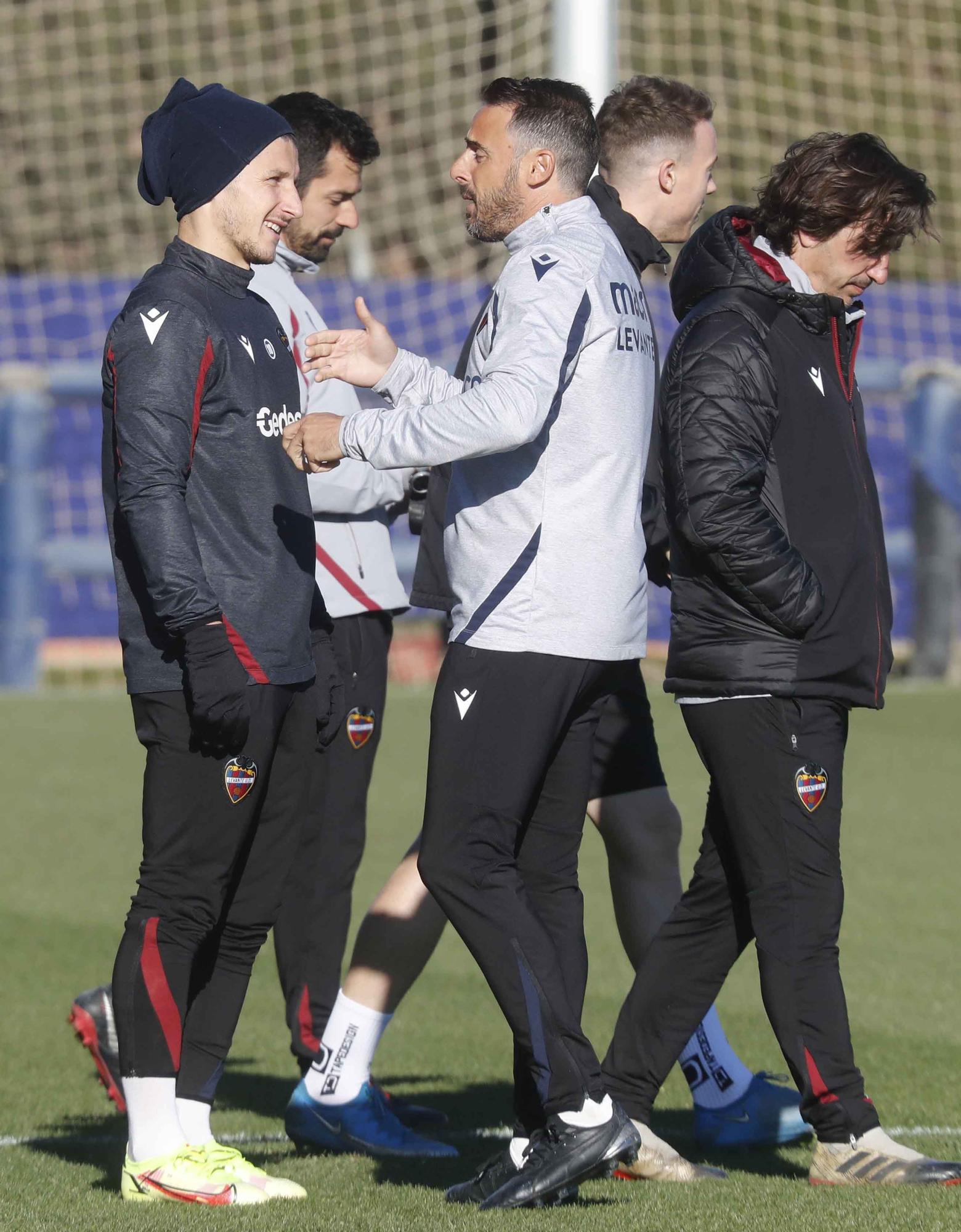 Último entrenamiento del Levante antes de viajar a Melilla