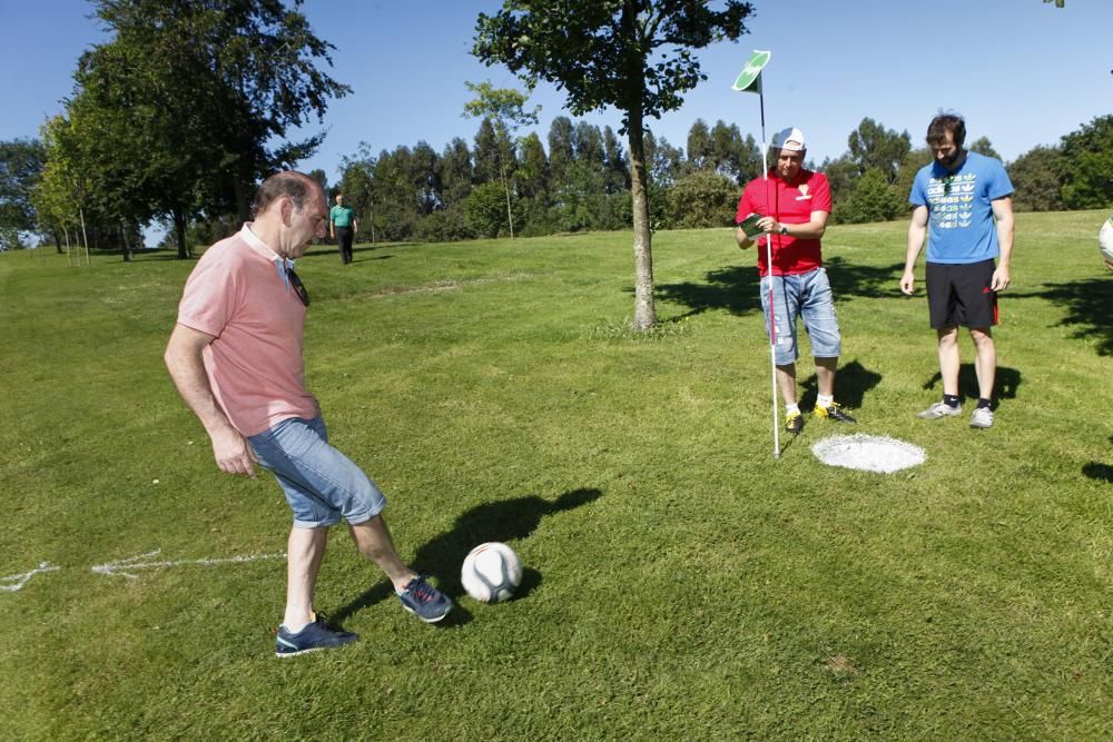 Primer campeonato de "futgolf" en Asturias.