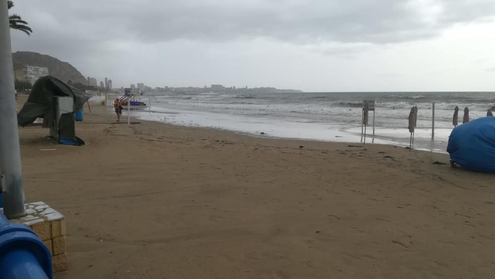 Estado en el que han quedado las playas de Alicante