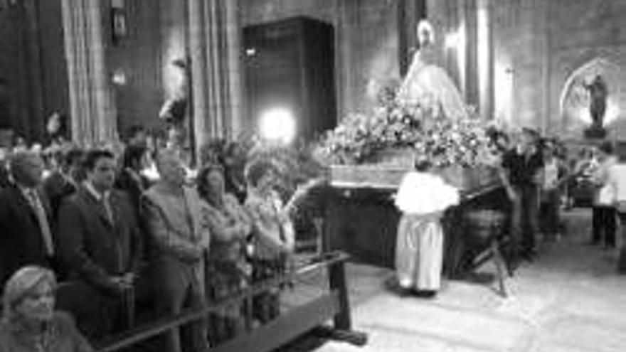 Cáceres se prepara para despedir hoy a la Virgen de la Montaña