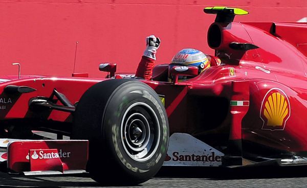 Alonso vence en Monza