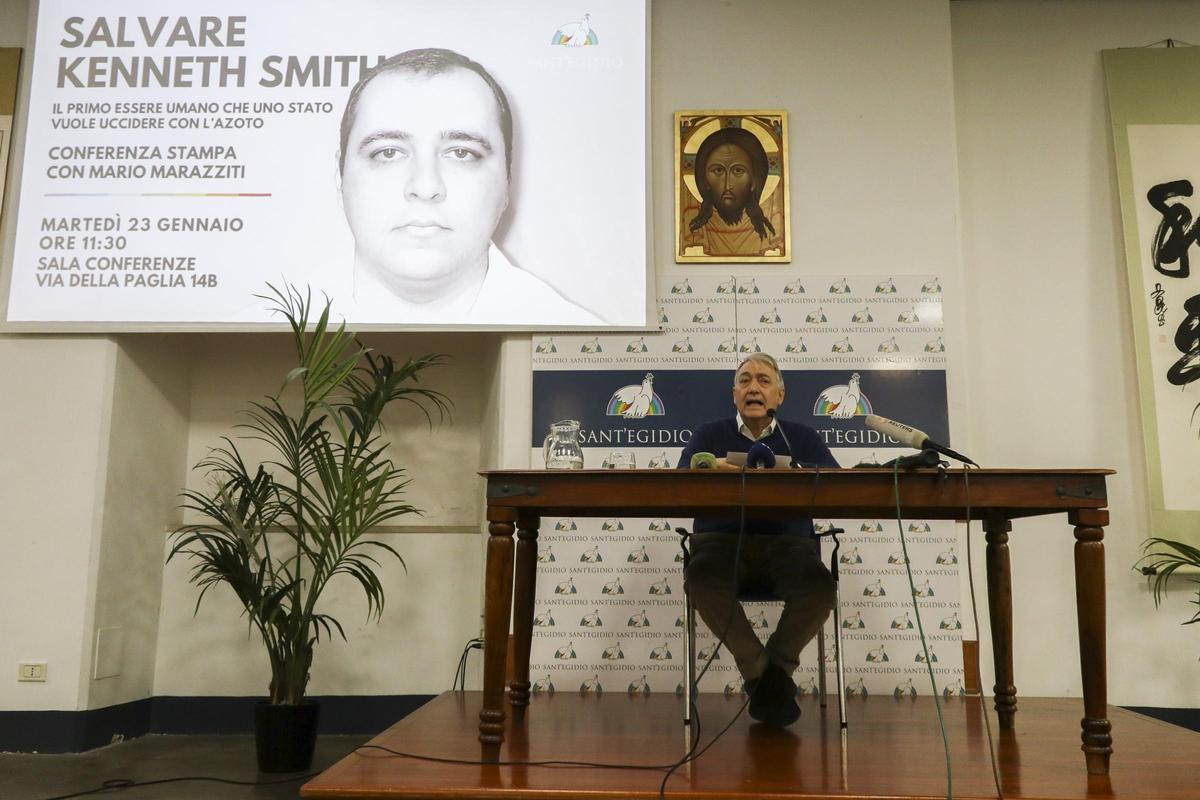 El cofundador de la Coalición Mundial contra la Pena de Muerte y miembro de la Comunidad SantEgidio, Mario Marazziti, durante una rueda de prensa para denunciar el método con el que será ejecutado el preso Kenneth Smith.