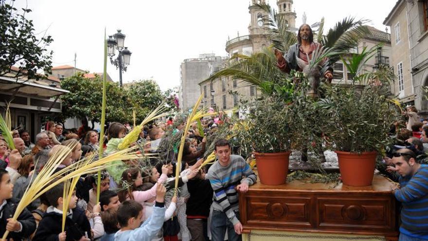 La Semana Santa suma una procesión hasta la iglesia de Santiago Peregrino de O Burgo