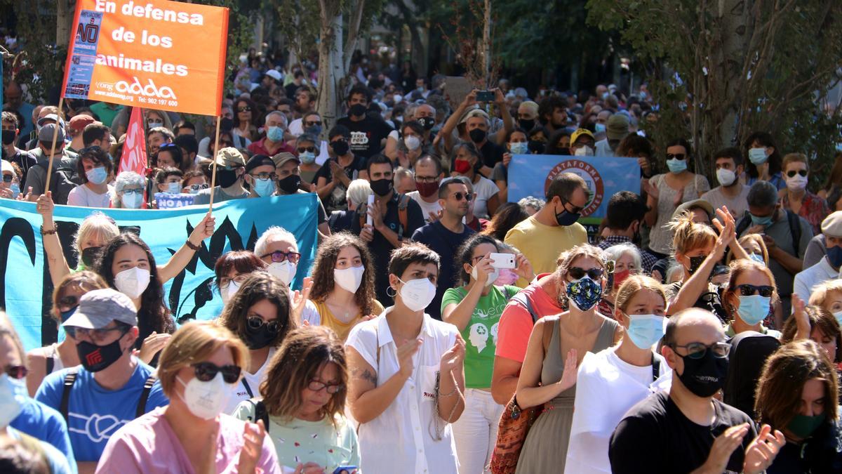 La manifestació de protesta contra l&#039;ampliació de l&#039;Aeroport del Prat