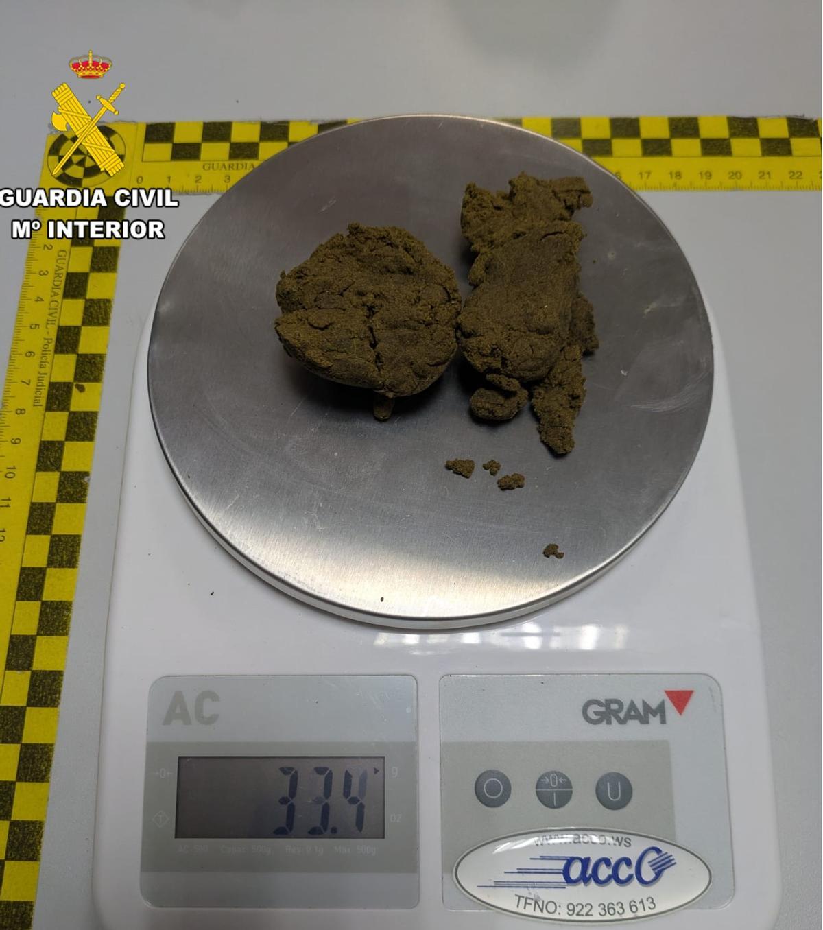 Parte de la droga que intentó introducir el ahora detenido en Tenerife II