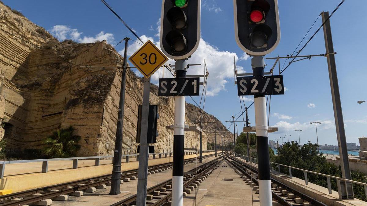 La avería de un tranvía en Alicante provoca retrasos en cuatro líneas