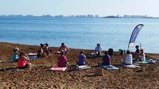 Descubre los deportes que puedes hacer gratis este verano en las playas de Cartagena