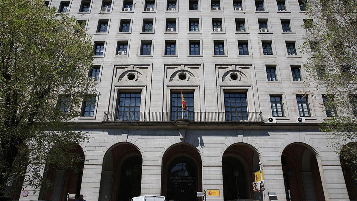 Fachada de la sede del Ministerio de Trabajo, en Madrid.