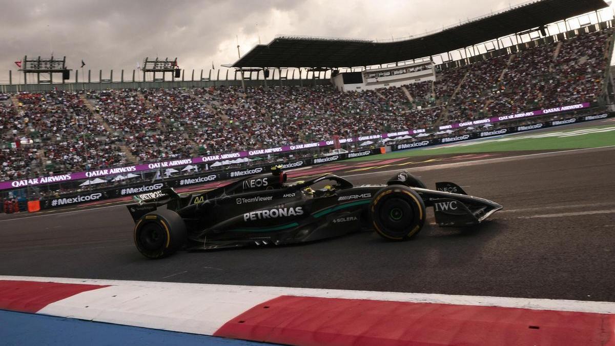 Un Mercedes en el circuito del GP de México