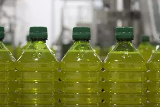 El pacto del aceite de oliva: este es el supermercado que está obligando a los demás a bajar el precio