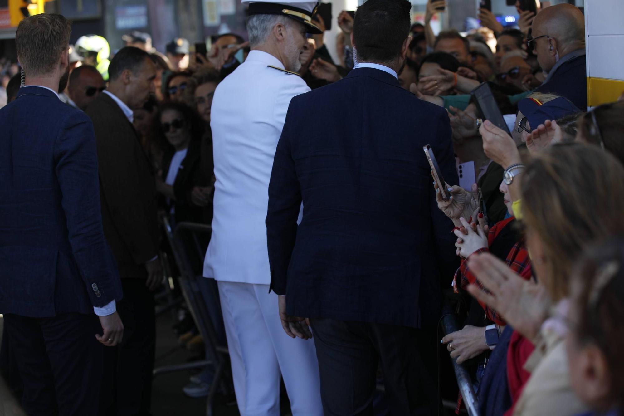 EN IMÁGENES: Así fue la revista naval  del Rey Felipe VI y la exhibición aérea en Gijón por el Día de las Fuerzas Armadas