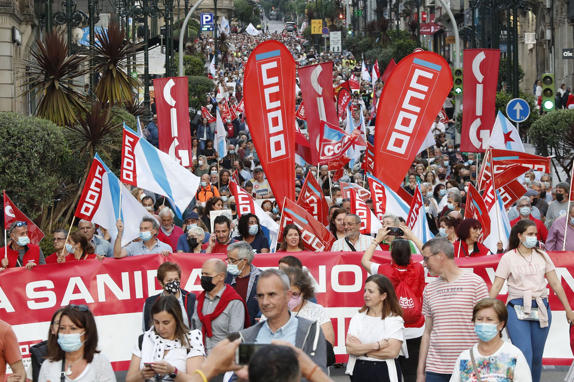 La multitudinaria protesta recorrió las principales arterias de Vigo