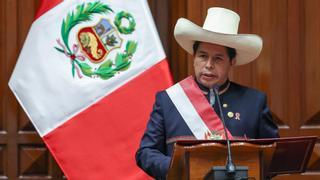 Pedro Castillo jura como presidente de Perú