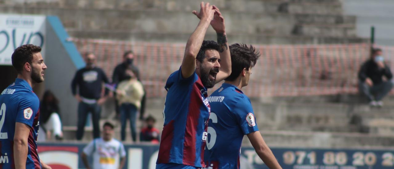 Lucas y Thomas han fabricado el 1-0 en la victoria del Poblense ante el Villarrobledo