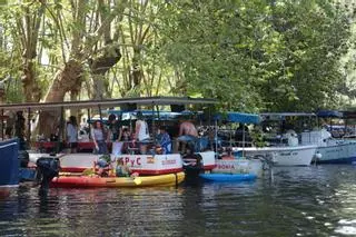 Romería fluvial en Betanzos con ‘Caneiros en familia’
