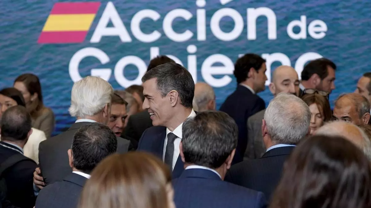 El Gobierno movilizará 14.100 millones para combatir el impacto de los aranceles y levantará un escudo laboral