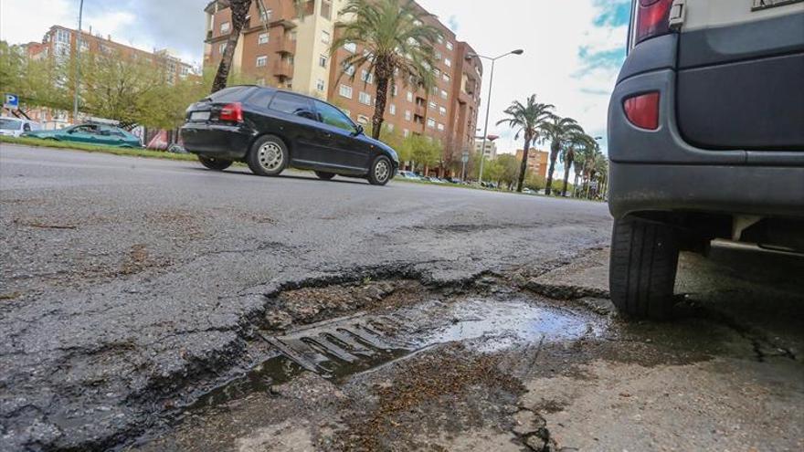 El Ayuntamiento de Badajoz dedica un millón de € a eliminar baches y a arreglar calles