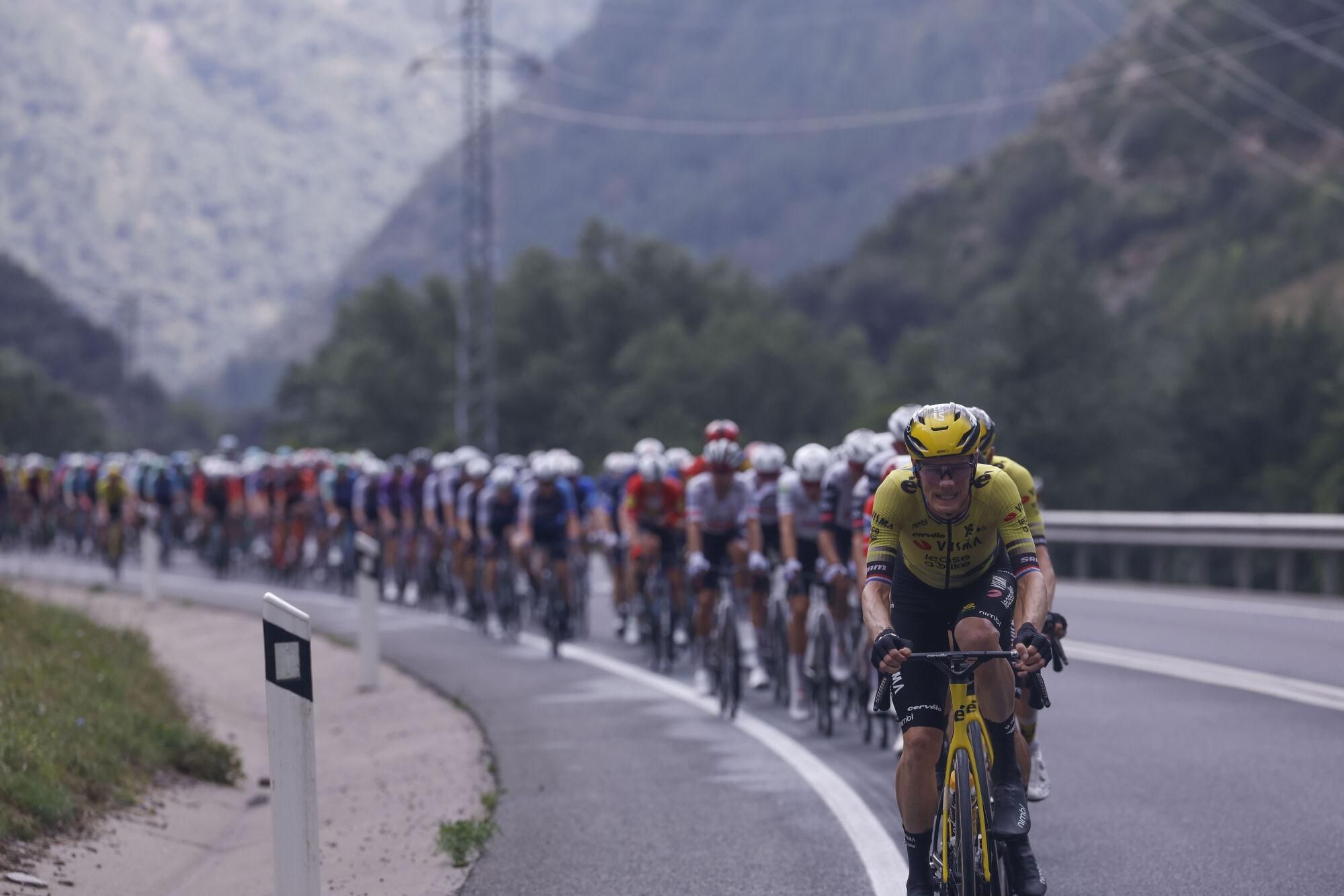 Riders of Visma-Lease a Bike lead the pack during the sixth stage of La Vuelta A Espana cycling tour over 170.3km from Olot to Pal (Andorra), Olot, Catalonia, Spain, 28 August 2025. EFE/ Javier Lizon