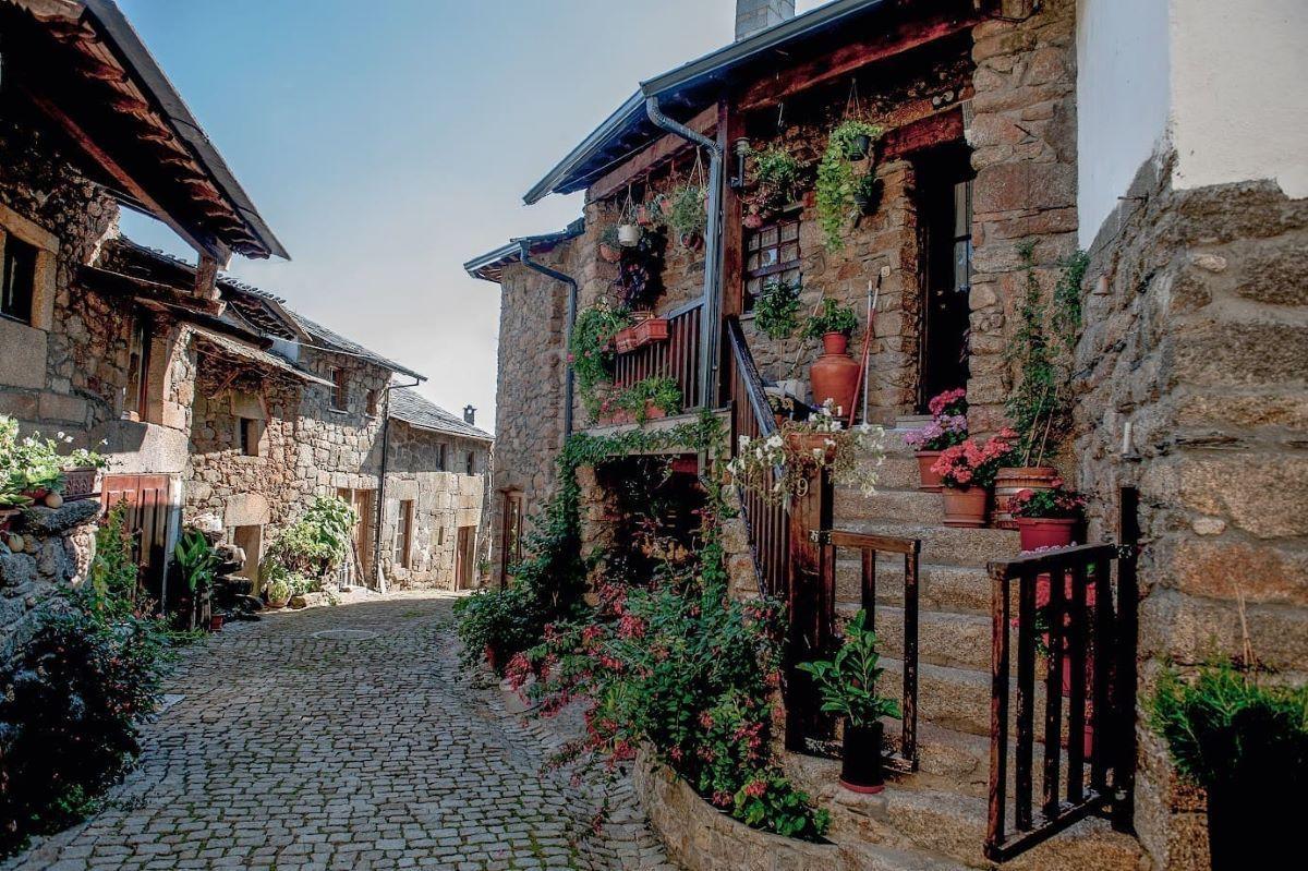 Esta preciosa aldea de solo 30 habitantes parece sacada de un cuento.