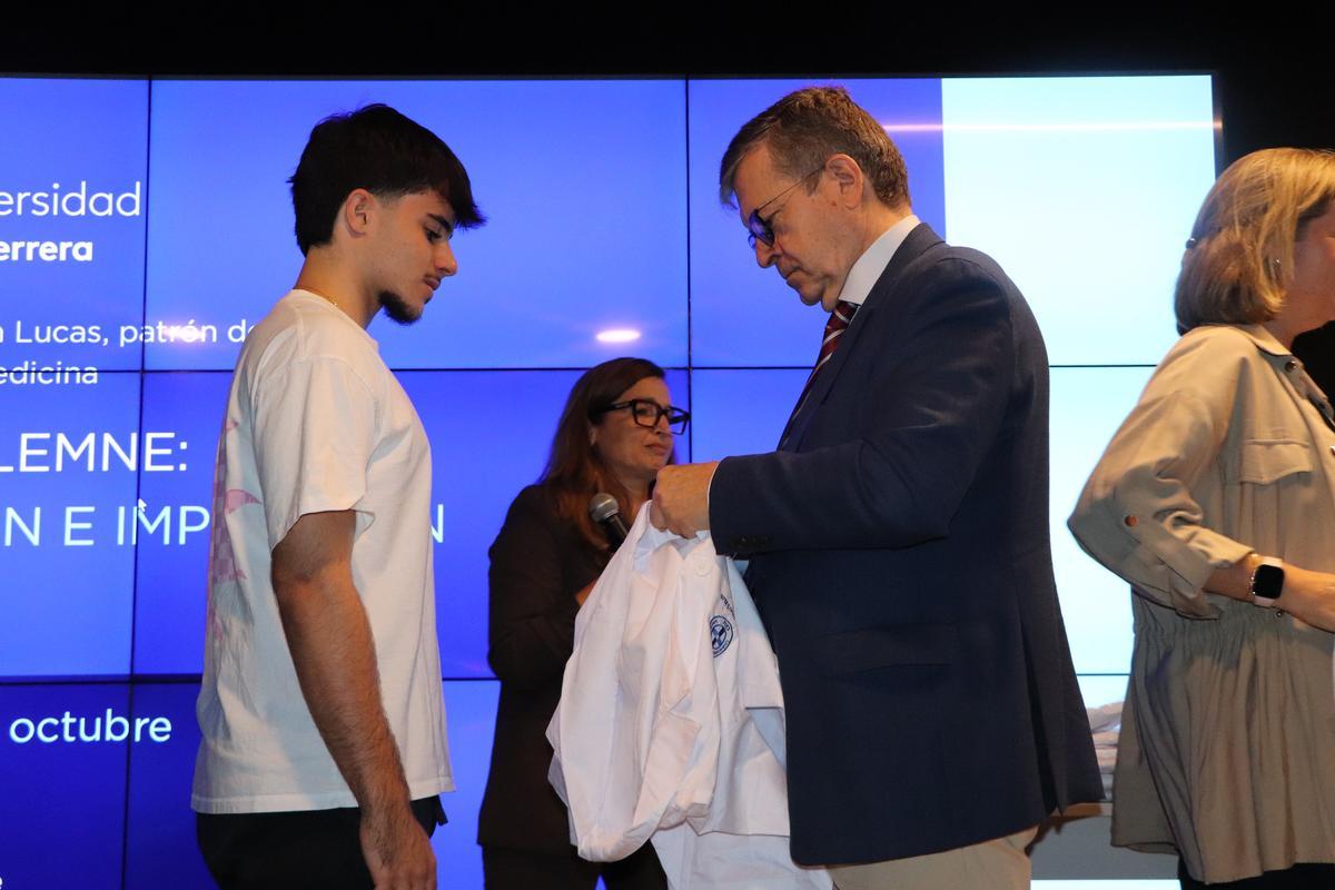 El acto ha contado con la participación de Manuel Sureda, vicedecano de Medicina en el campus de Elche