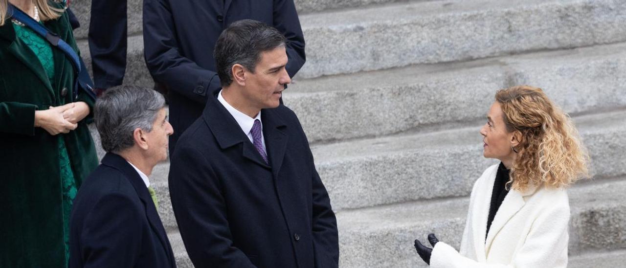 El presidente del Tribunal Constitucional, Pedro González-Trevijano; el presidente del Gobierno, Pedro Sánchez, y la presidenta del Congreso, Meritxell Batet.