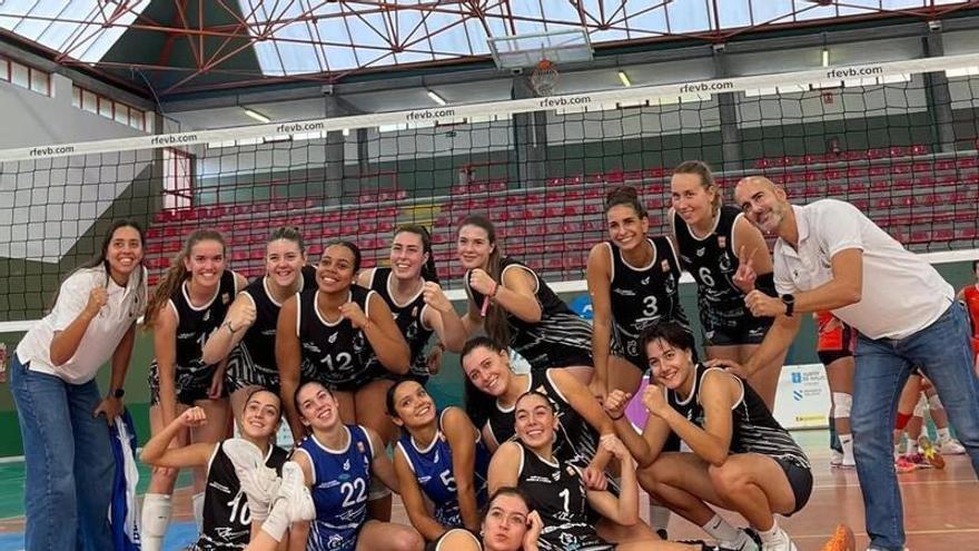 El CV Ciudad de A Coruña vence al Tenerife y da su primer paso hacia la Superliga 2