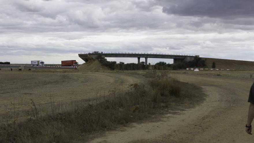 Viaducto que ahora será prolongado para recuperar su uso.