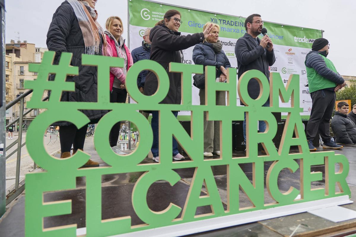 La XII Tradeinn Cursa Girona en Marxa Contra el Càncer en imatges