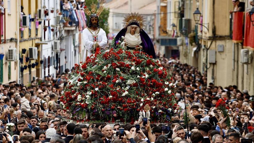 Málaga despierta en la Misa del Alba abrazada a la fe del Cautivo
