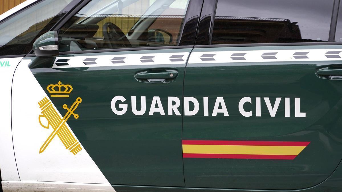 Archivo - Imagen de archivo de un coche de la Guardia Civil