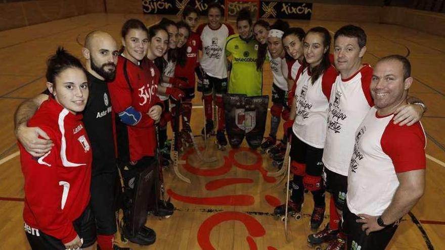 La plantilla del Liberbank Gijón posa en el último entrenamiento antes de empezar la Liga.