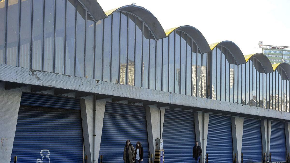 Fachada hacia el mar del edificio de la Lonja del Gran Sol, situada en el puerto coruñés.   | // JUAN VARELA